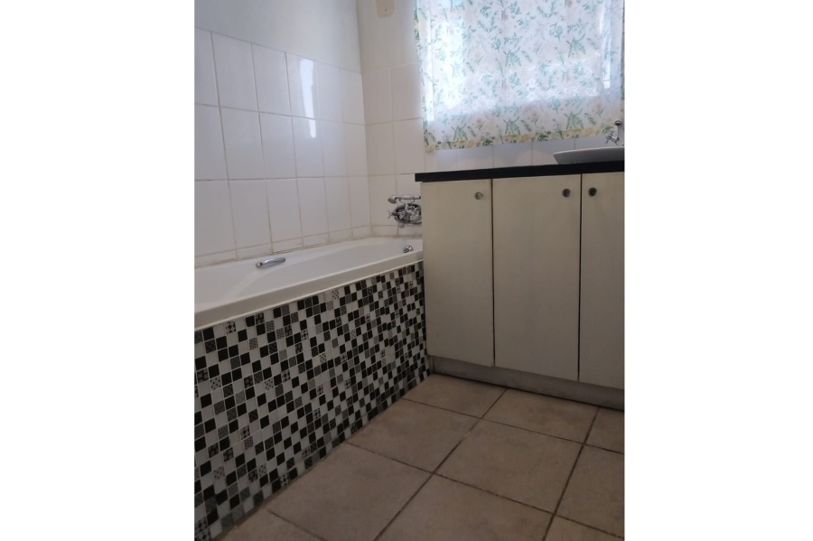 4 Bedroom Property for Sale in Newton Western Cape